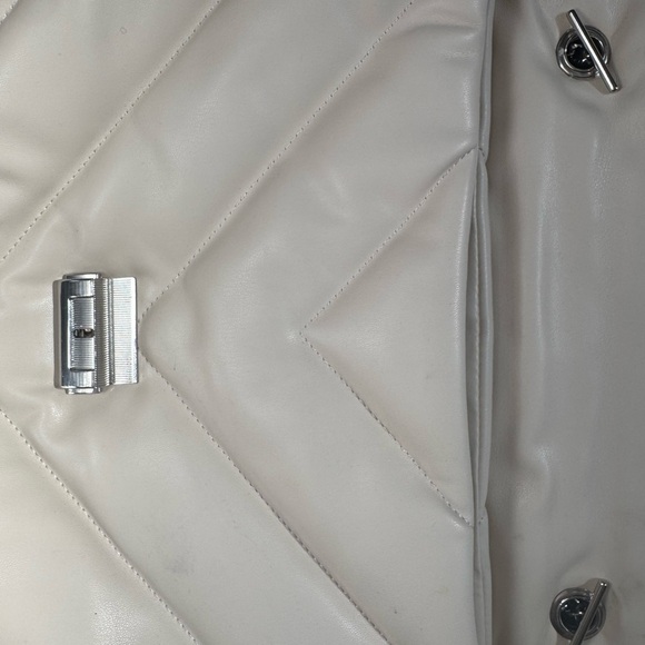 ZARA Cream Quilted Clutch with Silver Accent - Picture 4 of 7